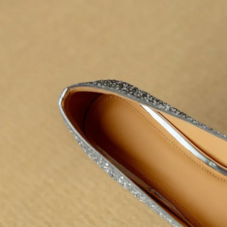 Yara | Glitzer-Pumps mit Schleifendetail – Bild 16