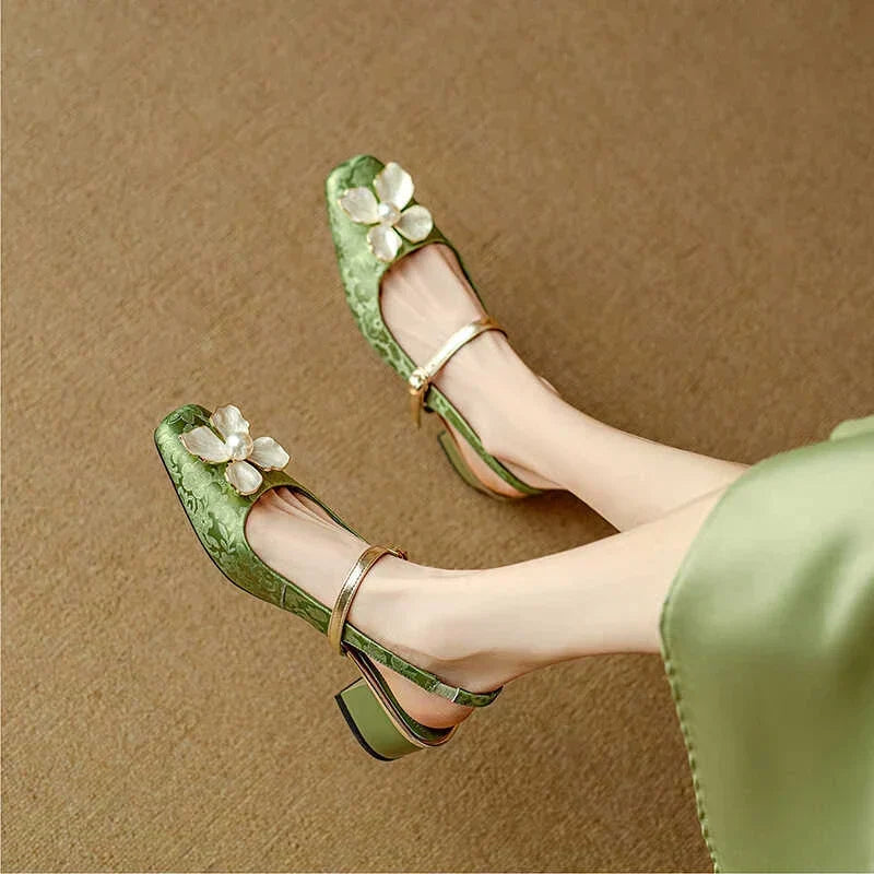 Marlene | Slingback-Schuhe mit Blütendetail – Bild 2