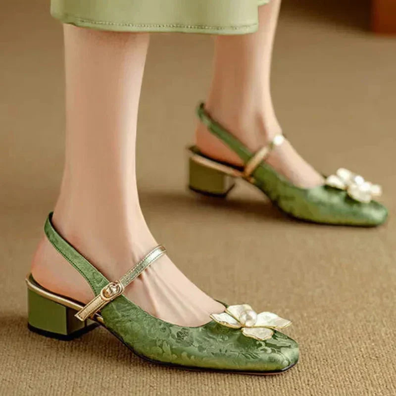 Marlene | Slingback-Schuhe mit Blütendetail – Bild 9