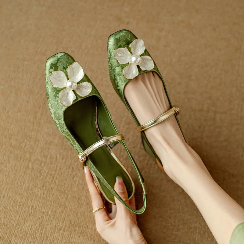 Marlene | Slingback-Schuhe mit Blütendetail – Bild 11