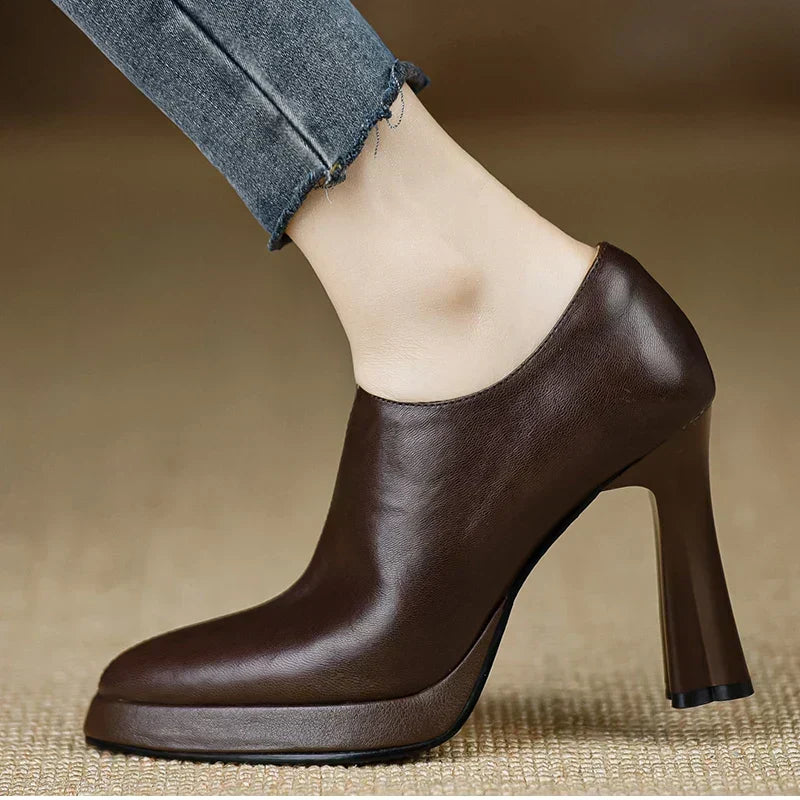 Nele | Geschlossene Pumps mit Blockabsatz – Bild 2