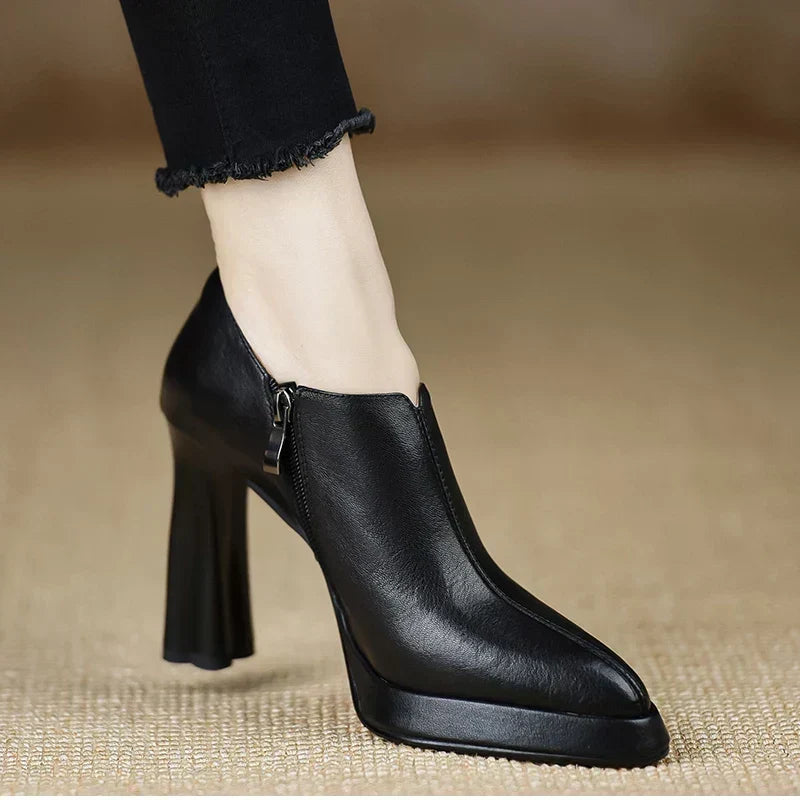 Nele | Geschlossene Pumps mit Blockabsatz – Bild 5
