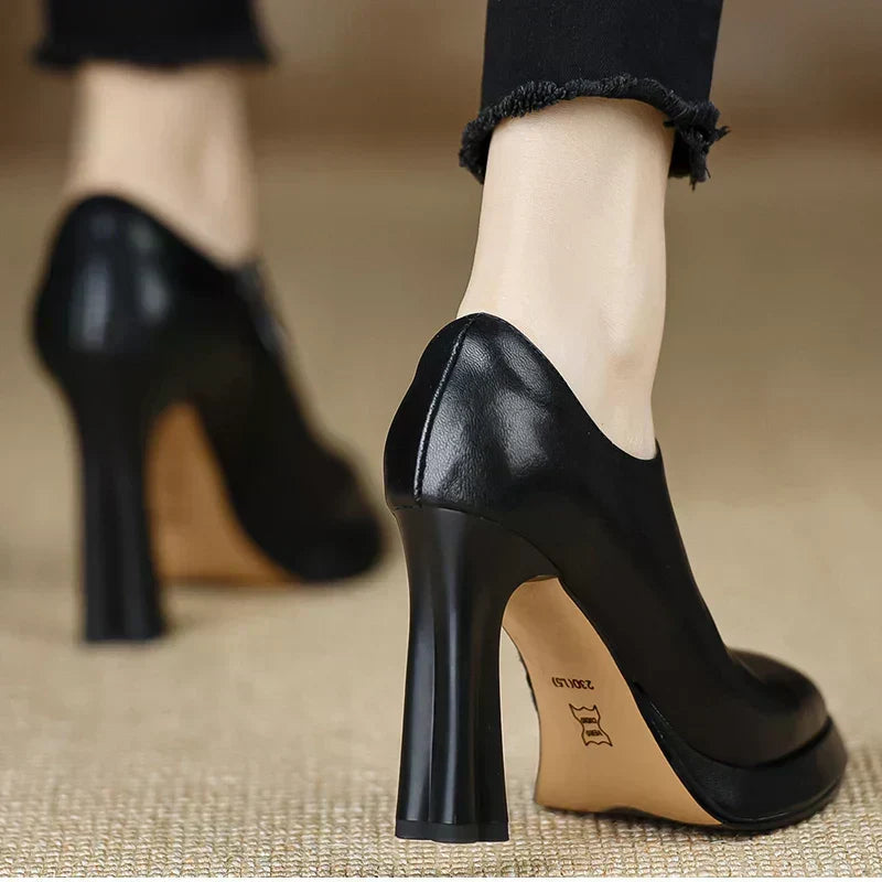 Nele | Geschlossene Pumps mit Blockabsatz – Bild 7