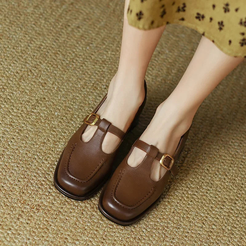 Alma | T-Steg-Schuhe im Vintage-Stil – Bild 1