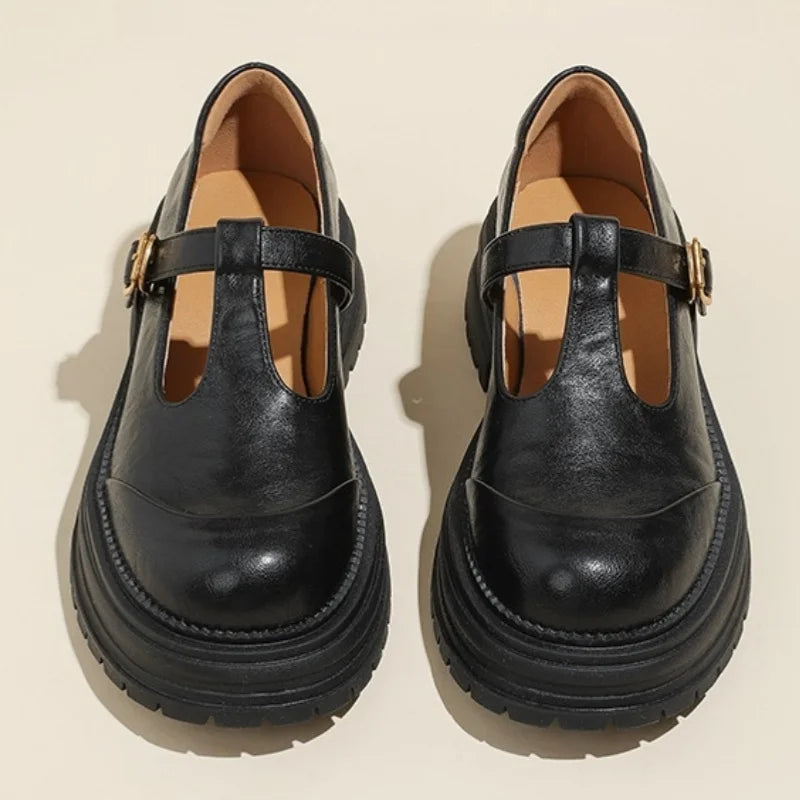 Daria | T-Steg-Schuhe mit markanter Sohle – Bild 5