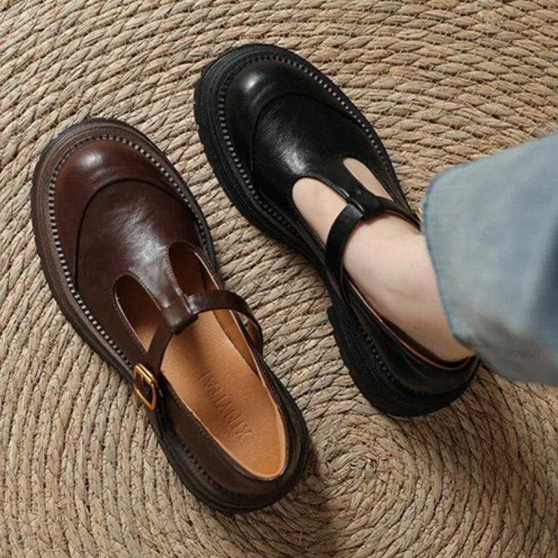 Daria | T-Steg-Schuhe mit markanter Sohle – Bild 6