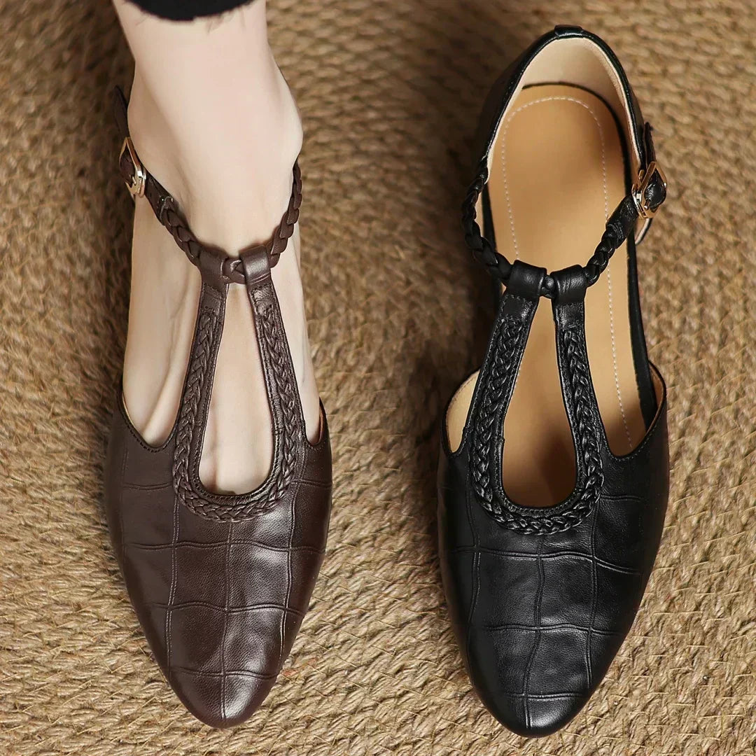 Carla | T-Steg-Schuhe mit Flechtdetail – Bild 7