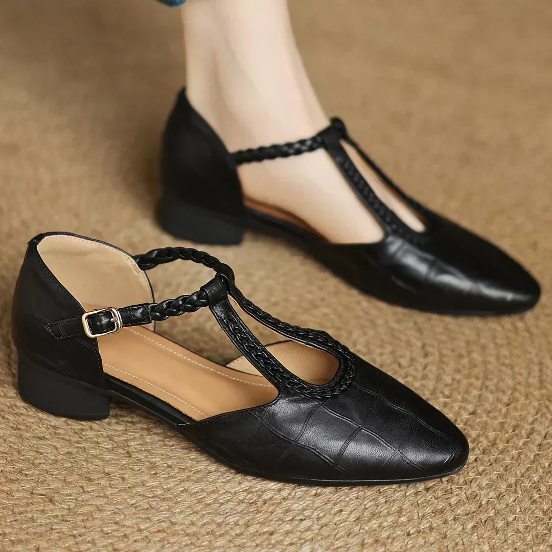 Carla | T-Steg-Schuhe mit Flechtdetail – Bild 8