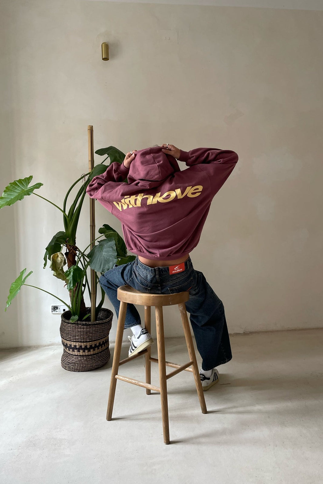 Rosa Damen-Hoodie mit Kängurutasche – Bild 6