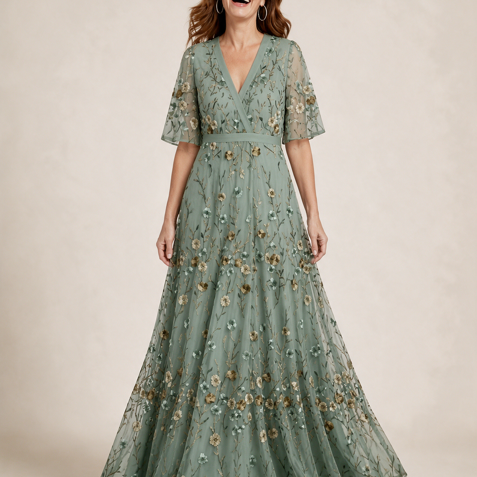 Emma Wien vestido 29 – Modelo feminina em fundo bege