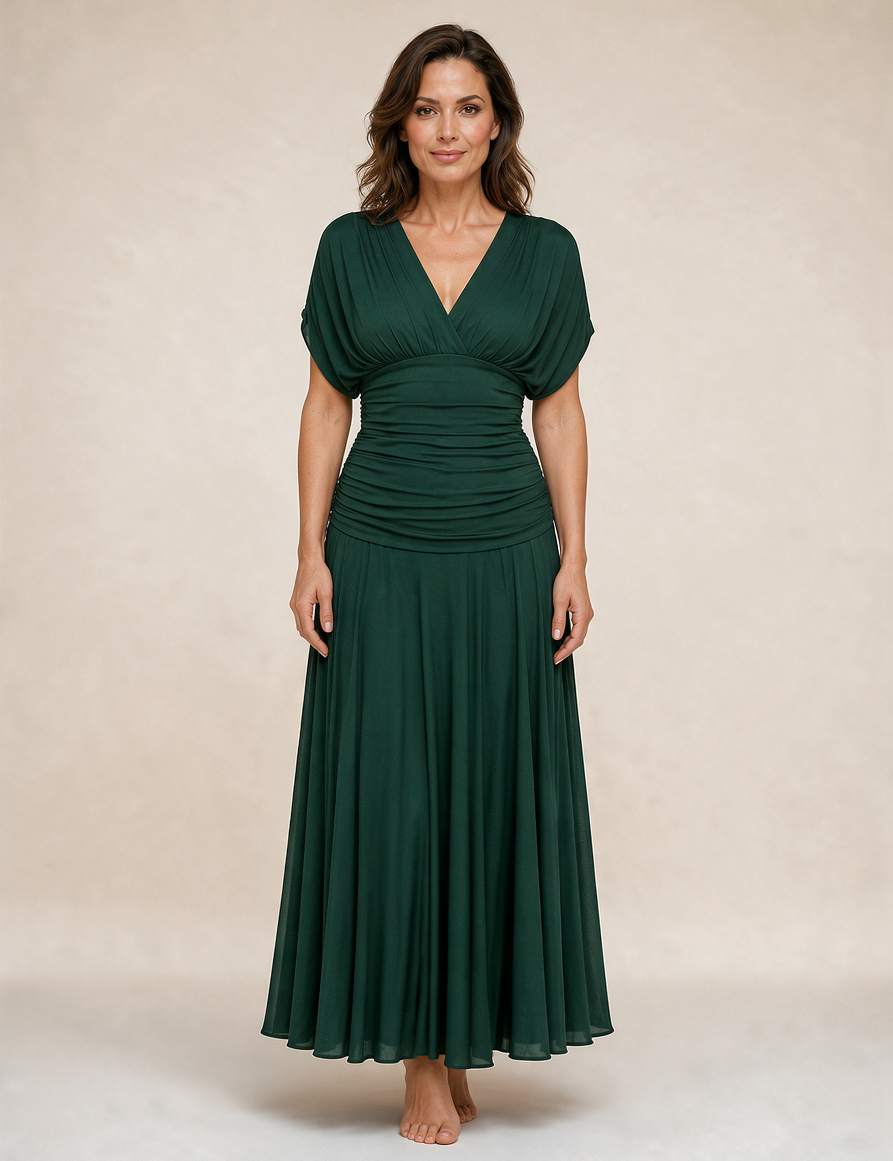 Emma Wien vestido 30 – Modelo feminina em fundo bege