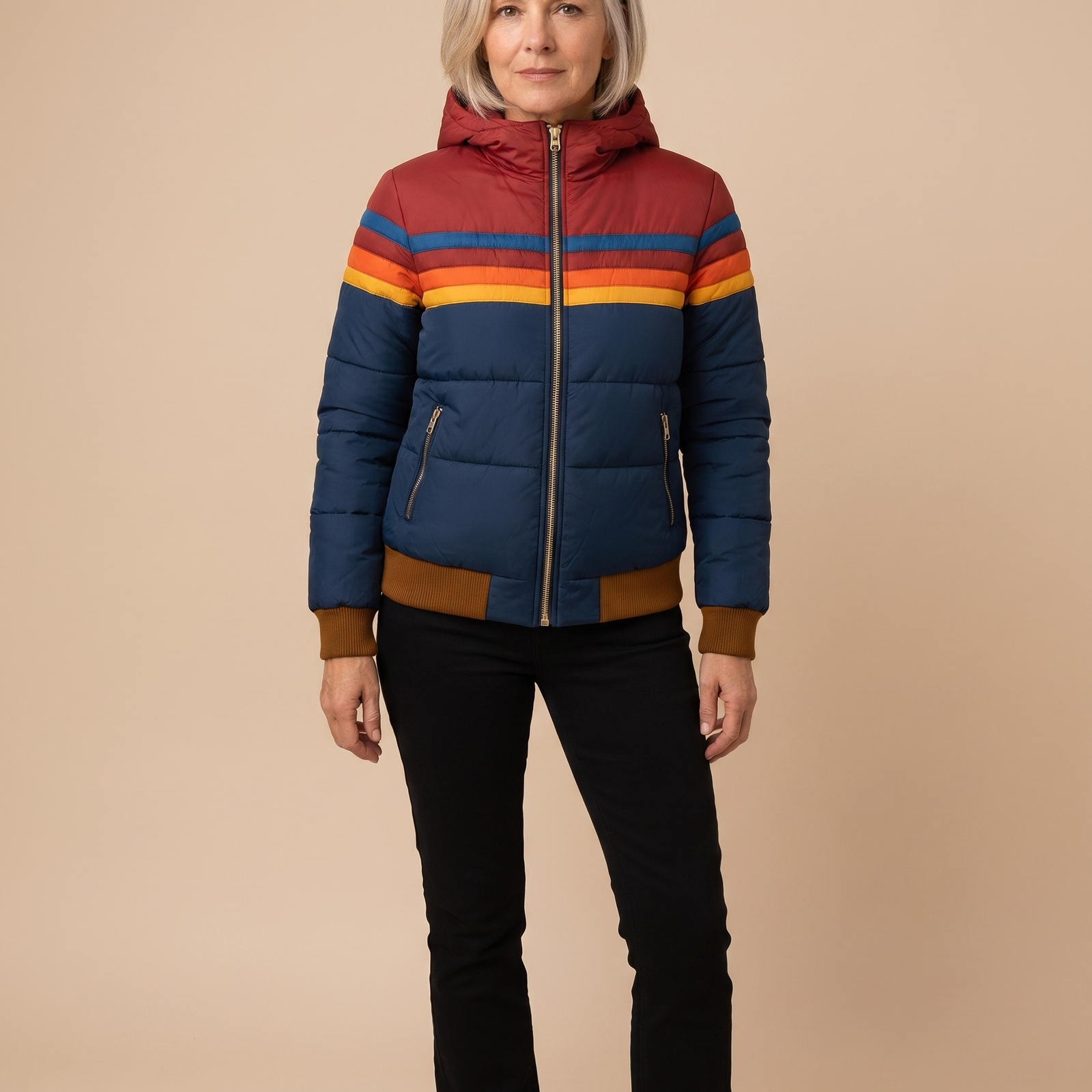 Elena-Gabriela | Damen-Herbstjacke – harmonisiertes Produktbild auf warmem beigem Hintergrund