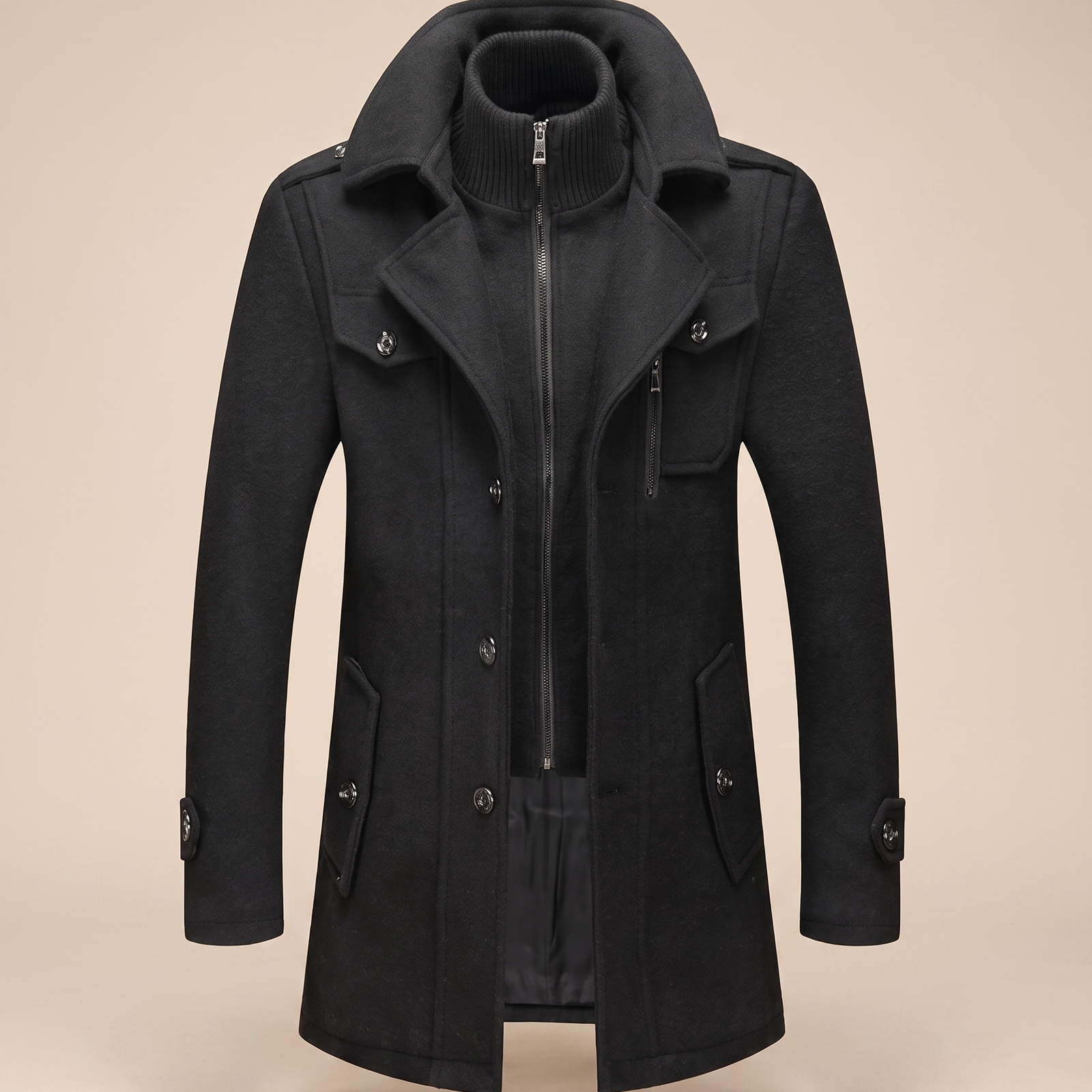 Herrenjacke auf warmbeigem Hintergrund #E8DED2