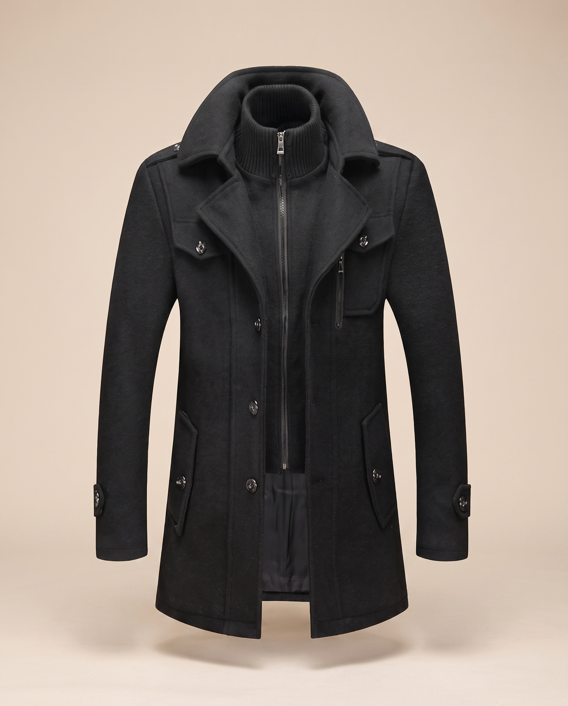 Herrenjacke auf warmbeigem Hintergrund #E8DED2