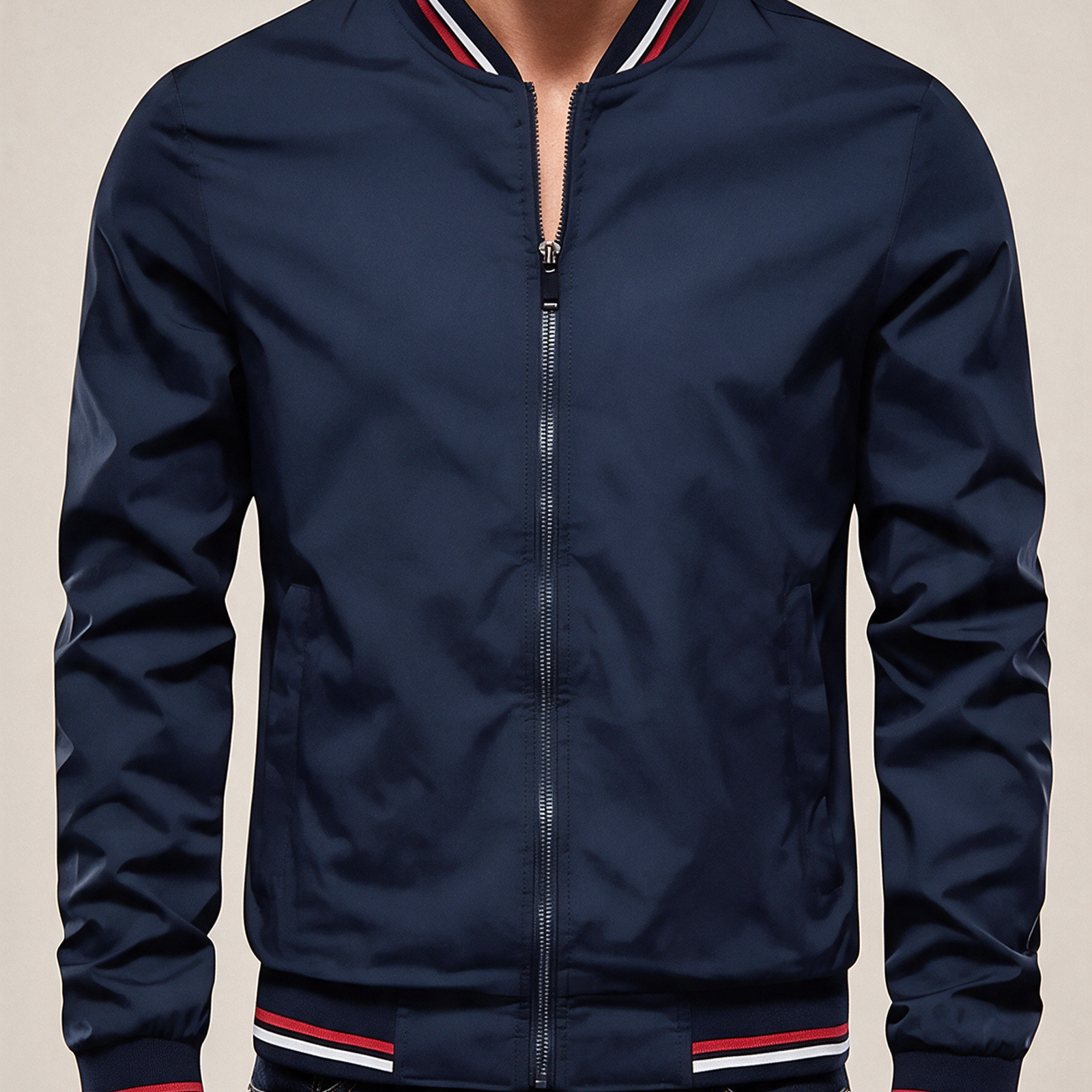 Elegante Herrenjacke – Modelo masculino a usar o casaco em fundo bege