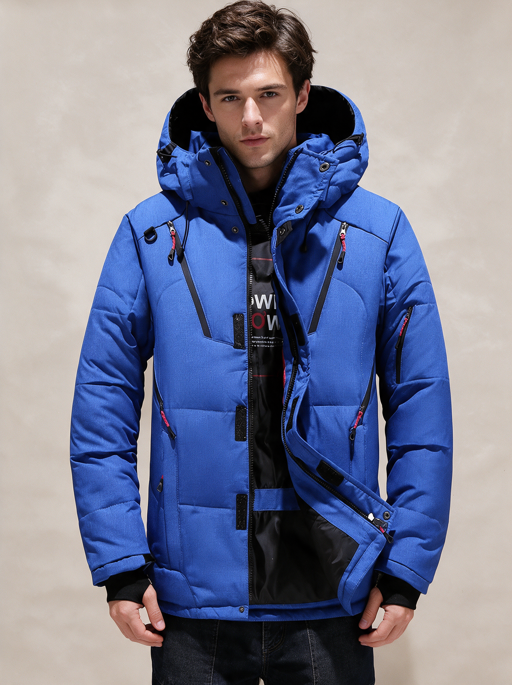 Elite Herren-Winterjacke – Modelo masculino a usar o casaco em fundo bege