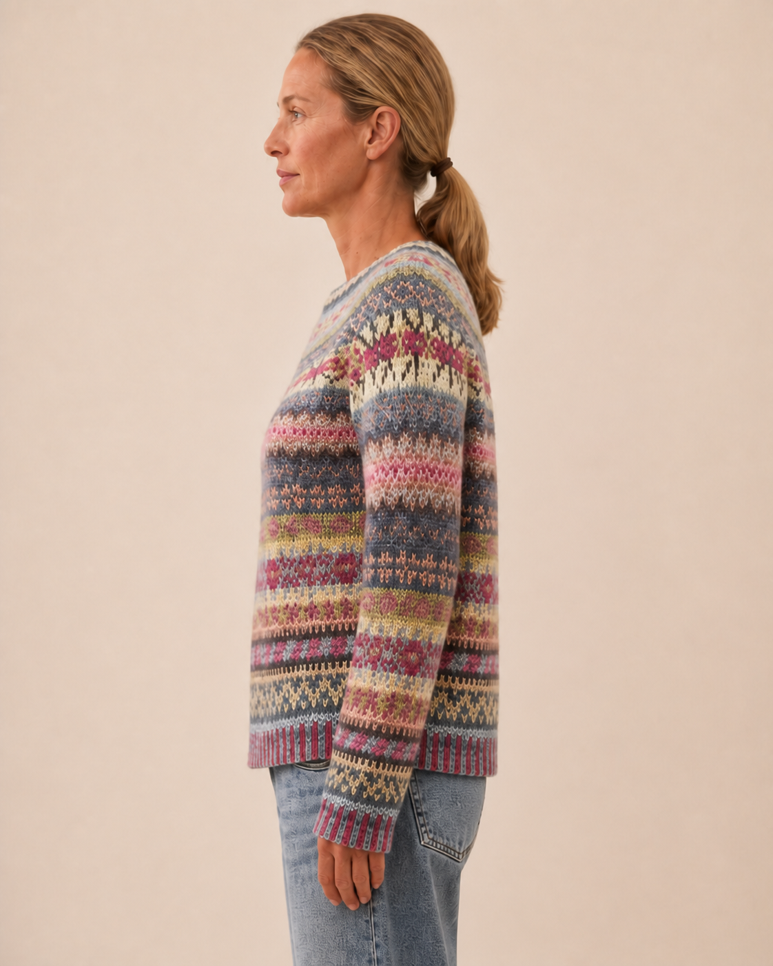 Pulover multicolor Felicia – vedere din profil, cadru trei sferturi