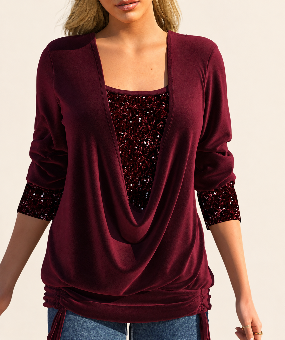 Flaire | Glitter Sequin Top – warmbeiger Studiohintergrund
