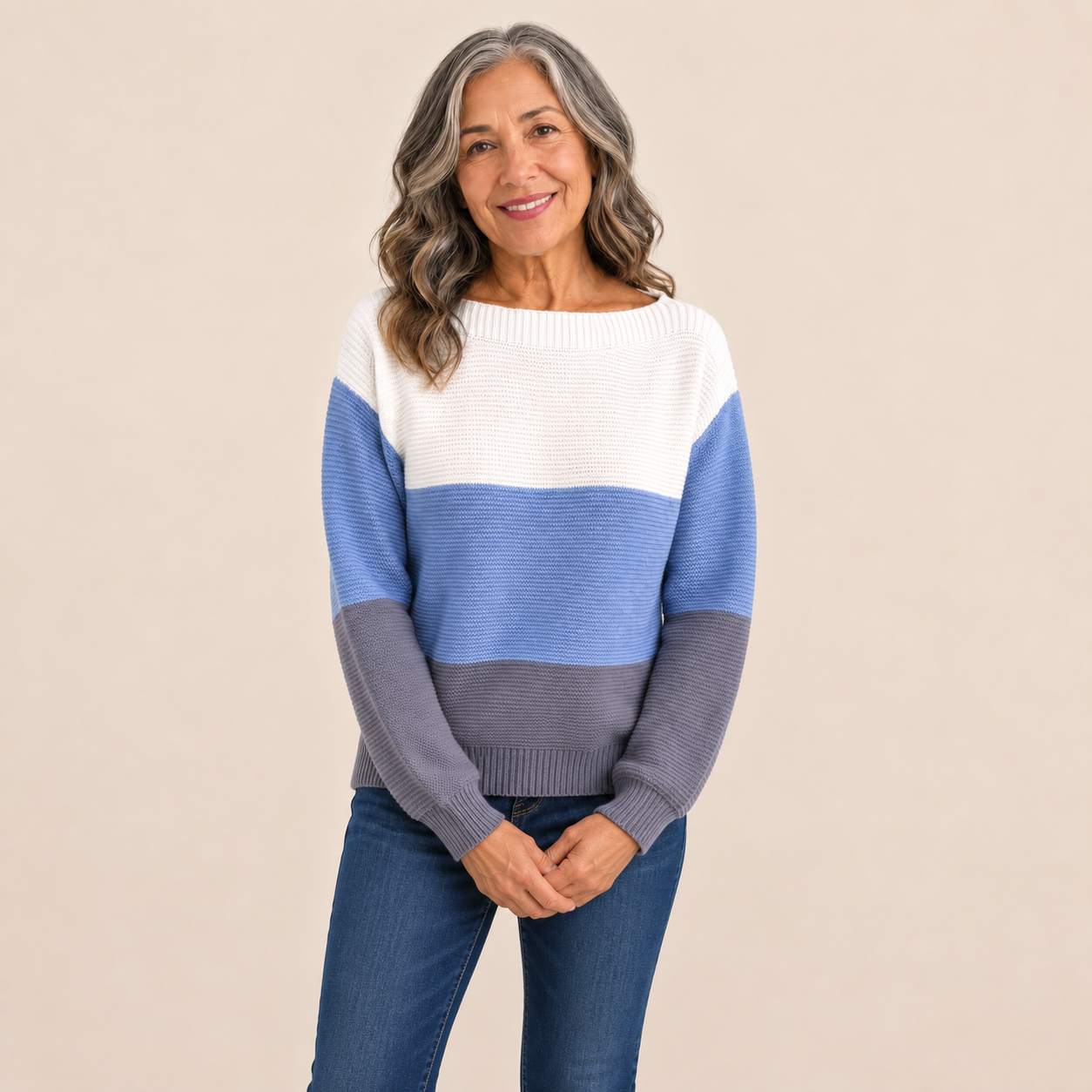 Gabriela-Maria – Pullover – Blau – Vorderansicht