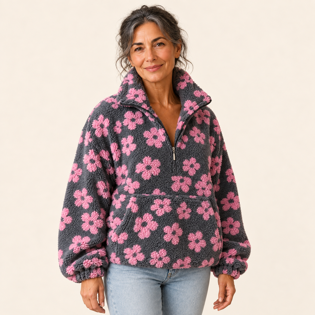 Isabela Sherpa-Pullover – Rosa – Modelpose