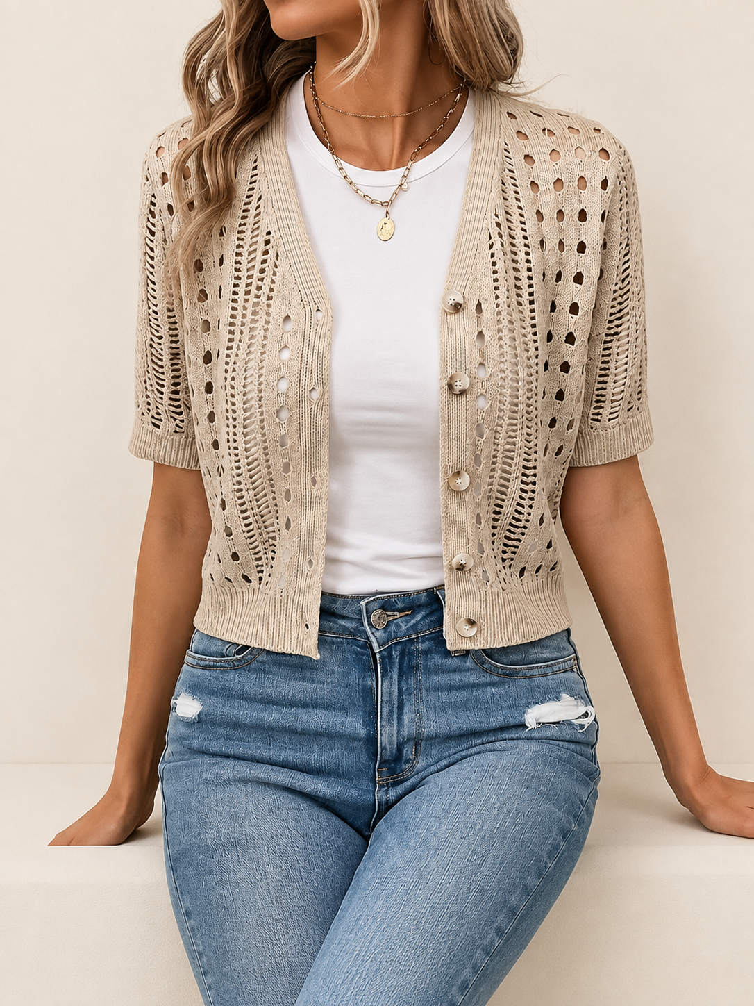 Kendall | Kurzärmeliger Cardigan – uniforme Produktaufnahme