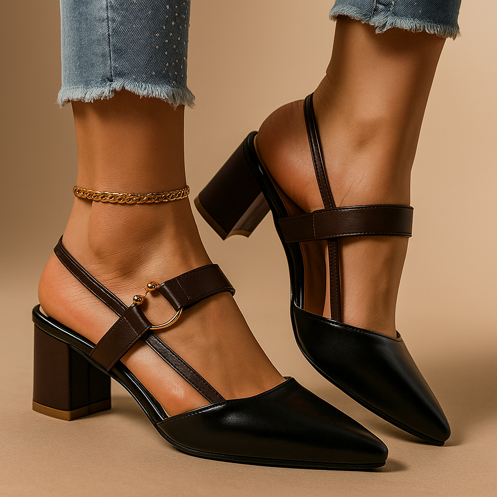 Élise | Pumps mit Riemen und goldfarbenem Ring