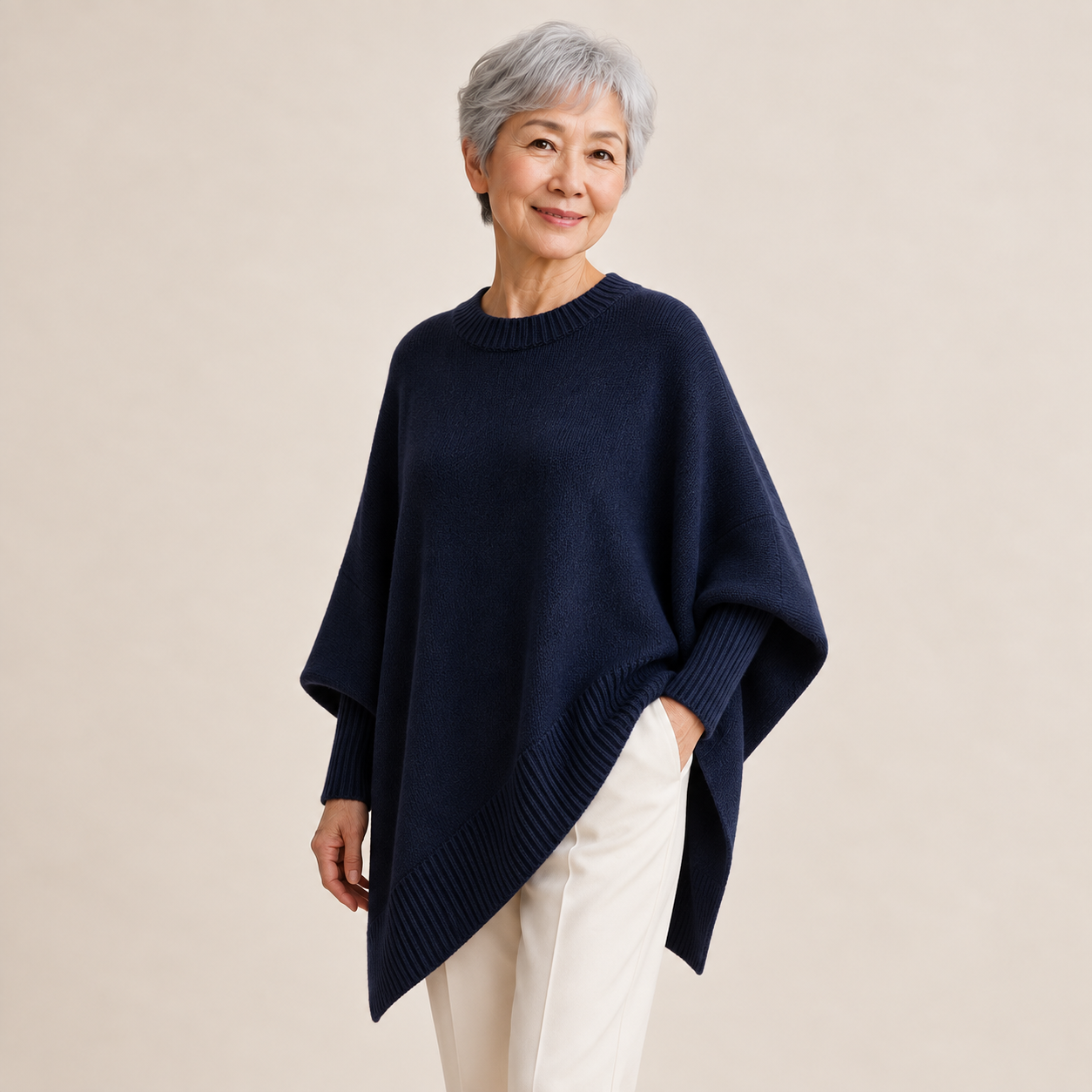 Livia – Oversize-Poncho-Pullover – Marineblau