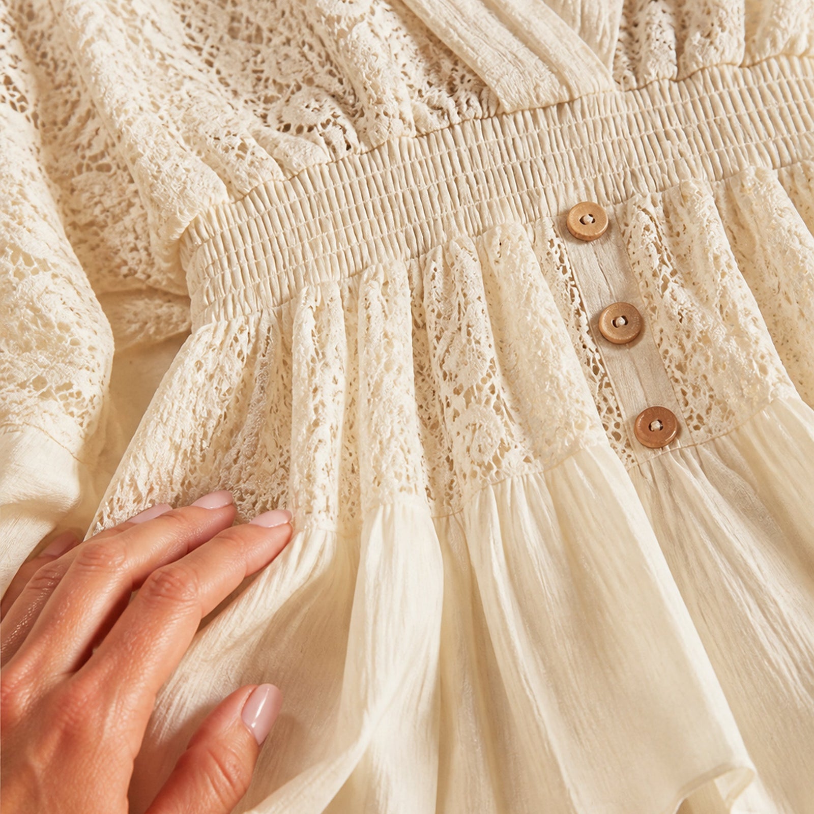 Mira rochie mini retro din dantela ivoire - detaliu textura