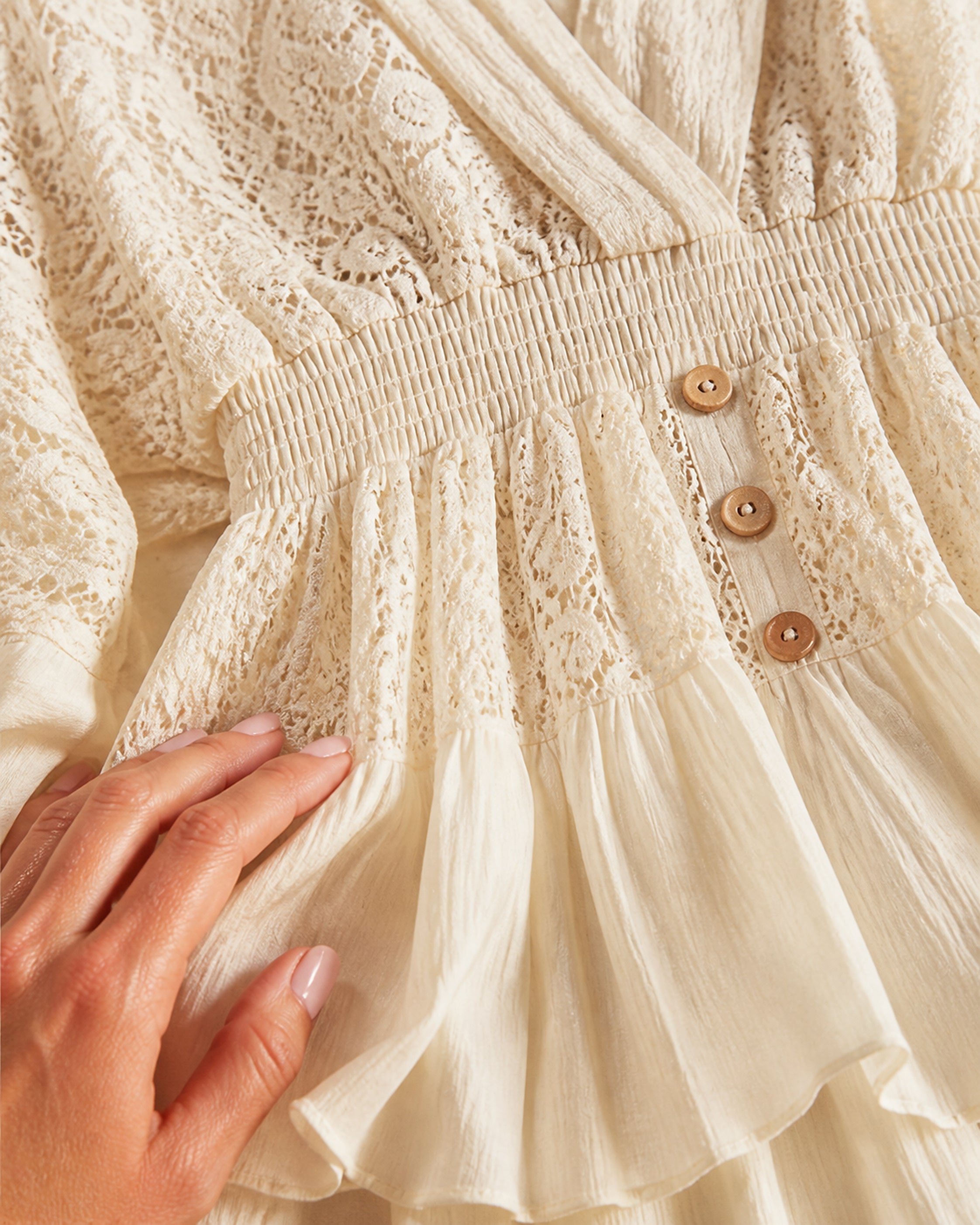 Mira rochie mini retro din dantela ivoire - detaliu textura