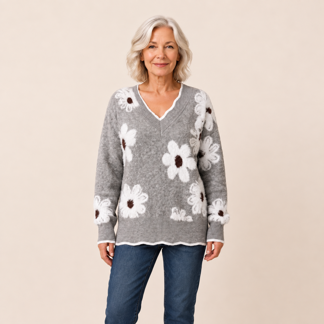 Nadia – Grauer Floralpullover – Vorderansicht