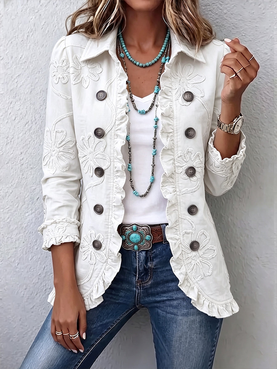 Marisol – weiße Jacke mit floraler Stickerei und Rüschenbesatz