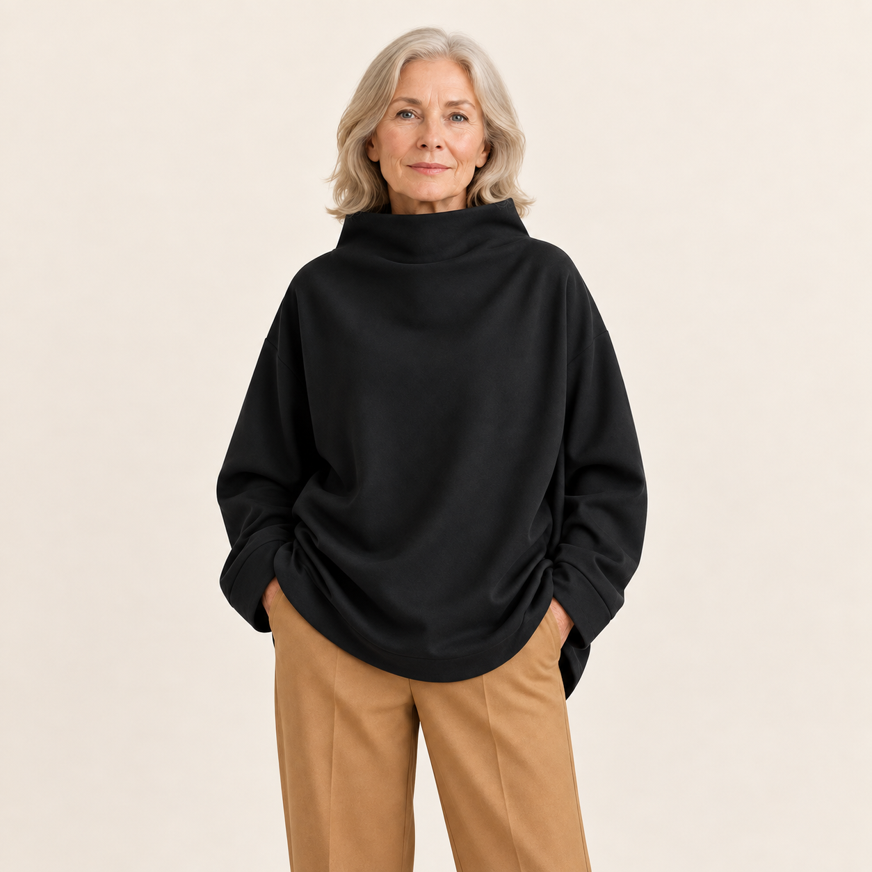 Otilia Rollkragenpullover – Schwarz – Frontalansicht