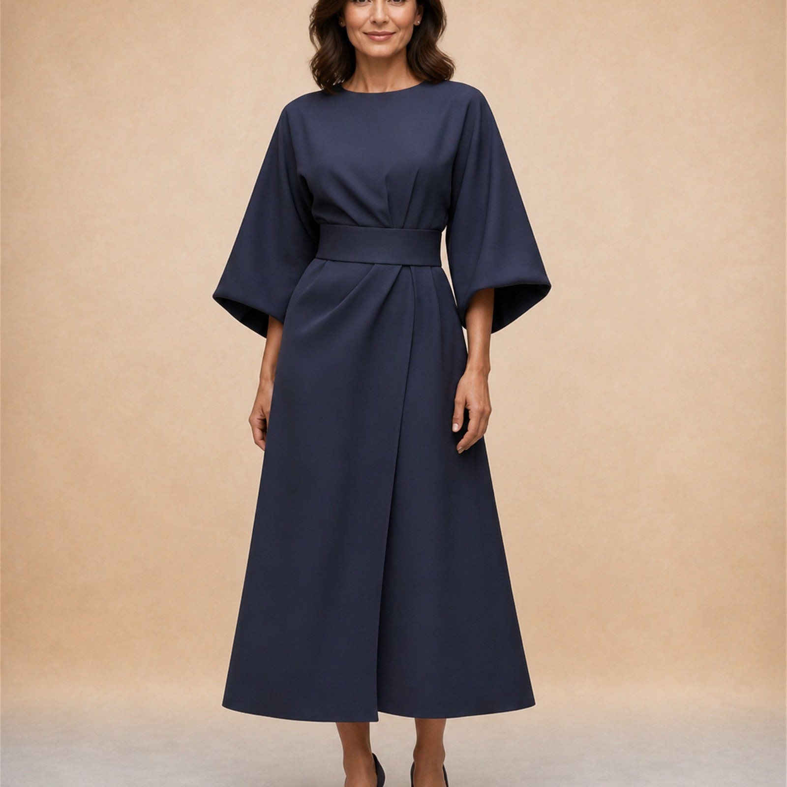 Rochie albastră elegantă, vedere frontală în studio