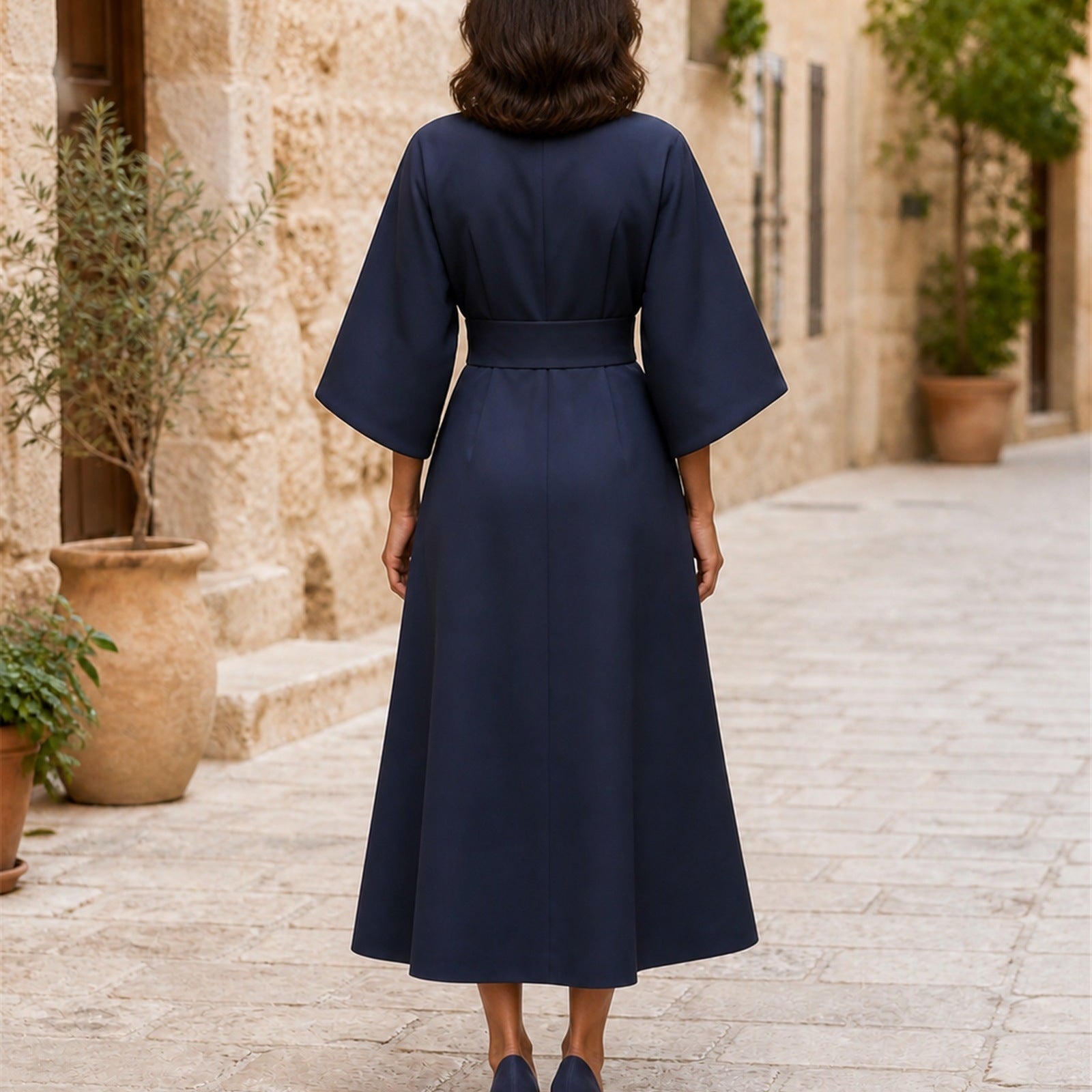 Rochie albastră elegantă, vedere din spate