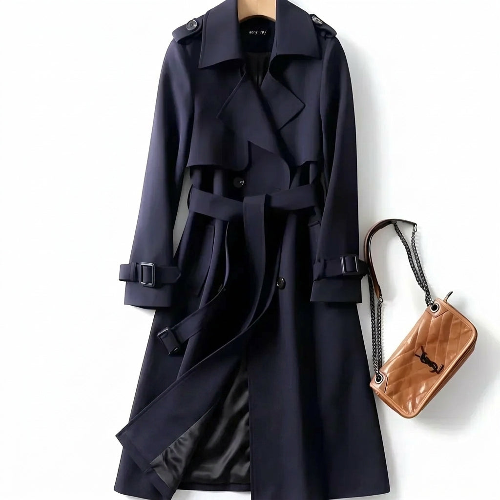 Gabriela-Maria – Klassischer Trenchcoat mit Design – Bild 5