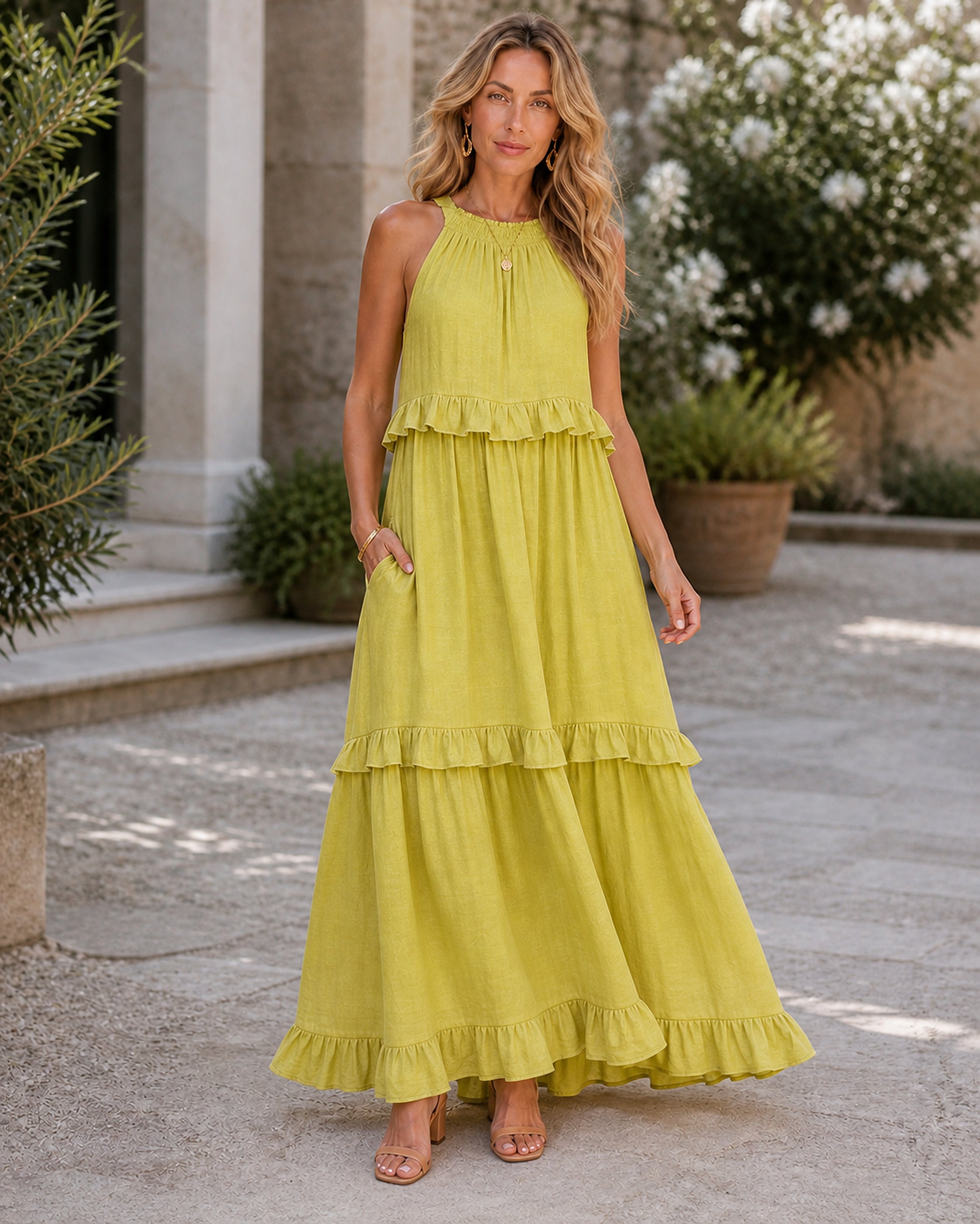 Sorina rochie maxi galbena - purtata in exterior