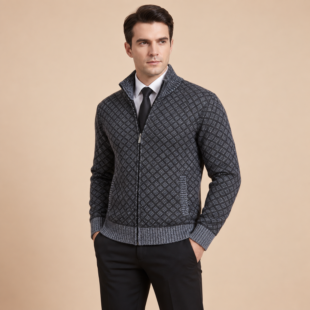 Tommaso Strickjacke in Dunkelgrau mit Rautenmuster, am Model